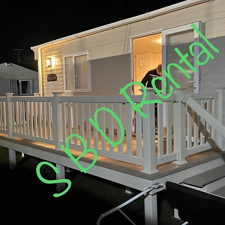 Summer Breeze Deluxe Caravan Rental Saint Osyth Esterno foto