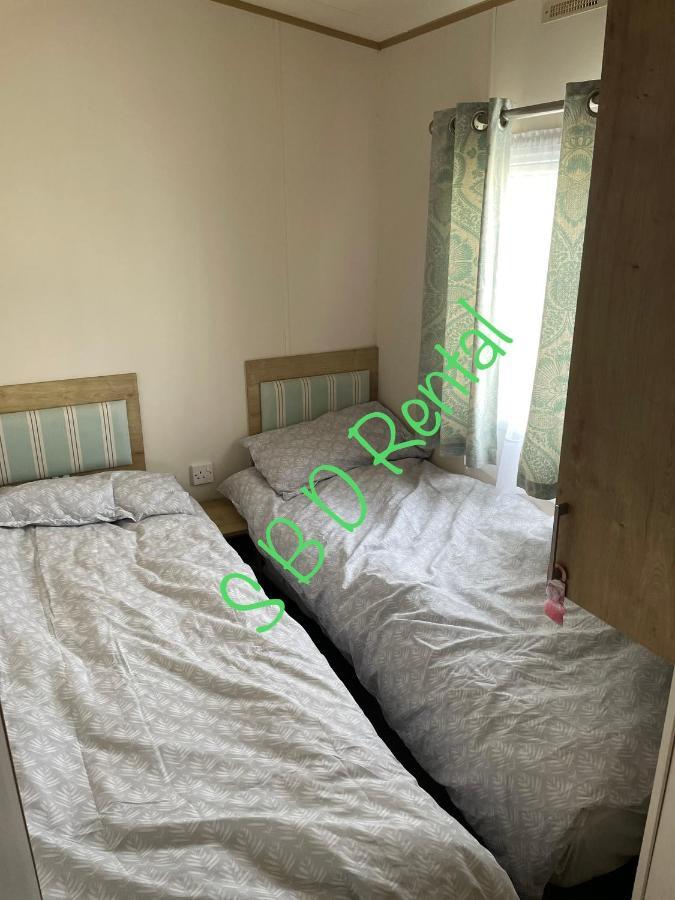 Summer Breeze Deluxe Caravan Rental Saint Osyth Esterno foto