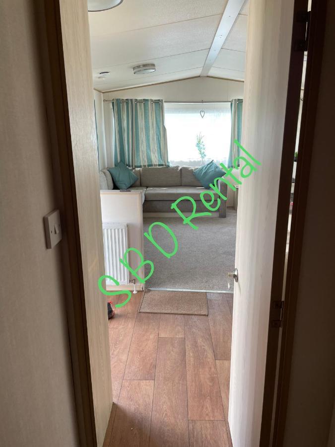 Summer Breeze Deluxe Caravan Rental Saint Osyth Esterno foto