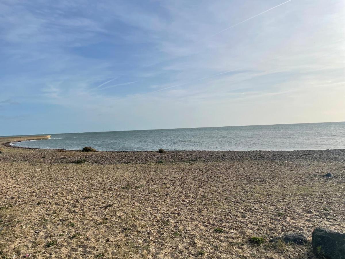 Summer Breeze Deluxe Caravan Rental Saint Osyth Esterno foto