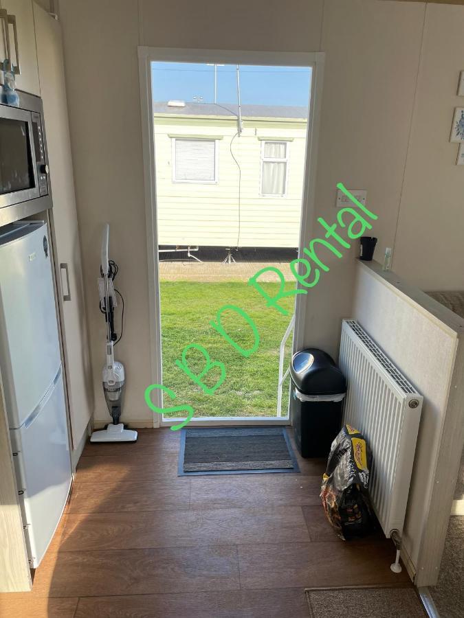 Summer Breeze Deluxe Caravan Rental Saint Osyth Esterno foto