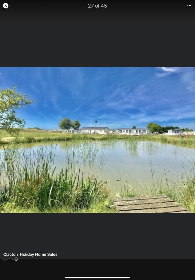 Summer Breeze Deluxe Caravan Rental Saint Osyth Esterno foto