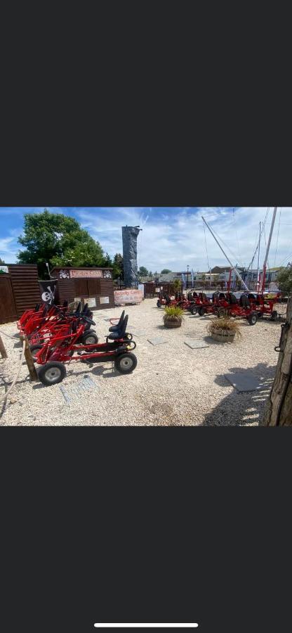 Summer Breeze Deluxe Caravan Rental Saint Osyth Esterno foto